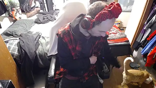 Snapshot of womenhateme69 chatting on 10.16.25 womenhateme69 online show from 10.16.25