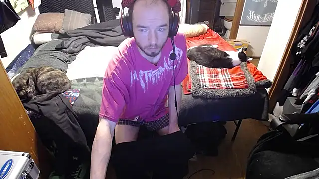 Snapshot of womenhateme69 chatting on 11.04.25 womenhateme69 online show from 11.04.25