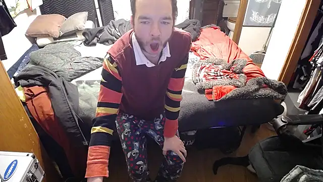 Snapshot of womenhateme69 chatting on 11.27.25 womenhateme69 online show from 11.27.25