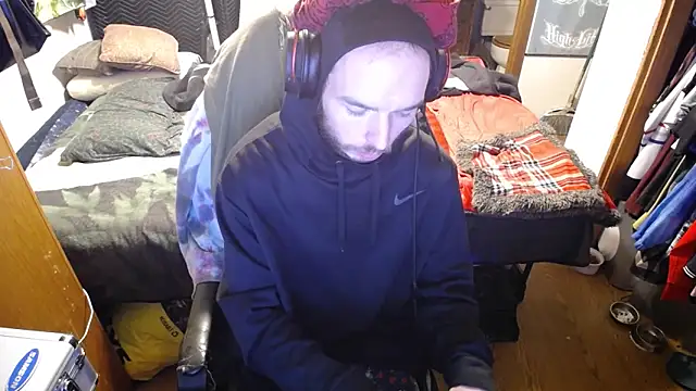 Snapshot of womenhateme69 chatting on 12.05.25 womenhateme69 online show from 12.05.25