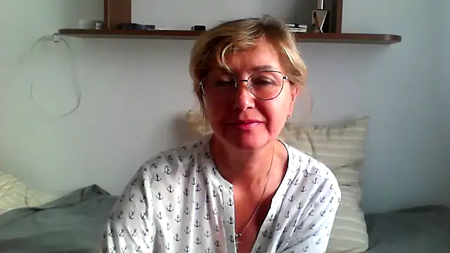 IrynaMolbertx online show from 09.22.25