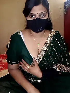 Snapshot of reena502 chatting on 11.19.25 reena502 online show from 11.19.25