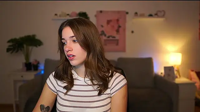 Snapshot of kissie_cat chatting on 01.08.26 kissie cat online show from 01.08.26