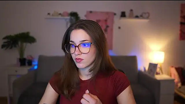 Snapshot of kissie_cat chatting on 02.16.26 kissie cat online show from 02.16.26