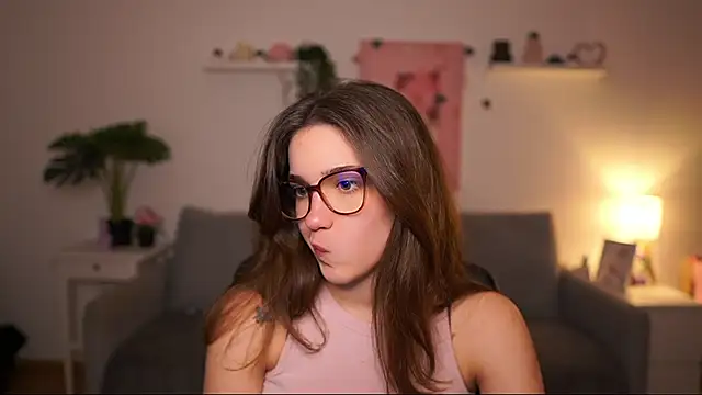 Snapshot of kissie_cat chatting on 02.20.26 kissie cat online show from 02.20.26