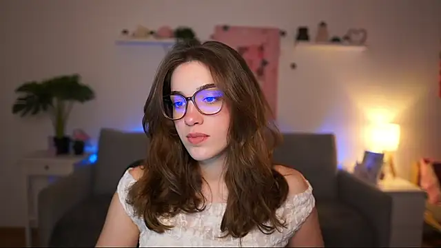 Snapshot of kissie_cat chatting on 02.24.26 kissie cat online show from 02.24.26