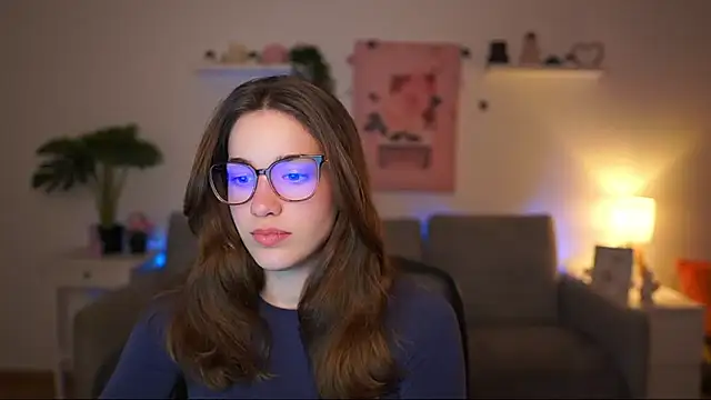 Snapshot of kissie_cat chatting on 03.23.26 kissie cat online show from 03.23.26