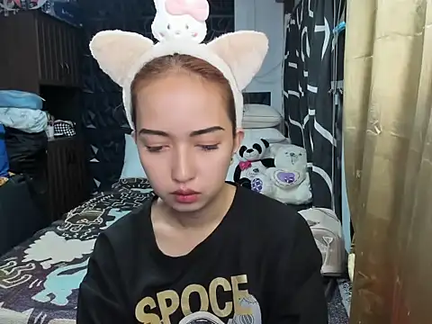 Soft Angel8 online show from 12.18.25