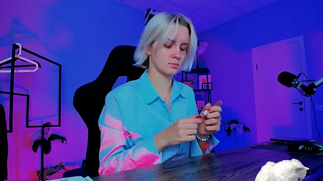 Snapshot of BethanyCloud chatting on 10.22.25 BethanyCloud online show from 10.22.25