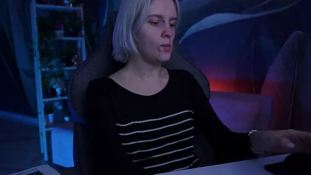 Snapshot of BethanyCloud chatting on 11.06.25 BethanyCloud online show from 11.06.25