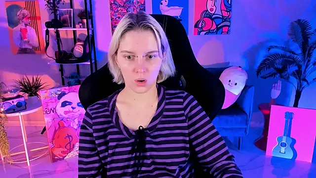 Snapshot of BethanyCloud chatting on 11.07.25 BethanyCloud online show from 11.07.25