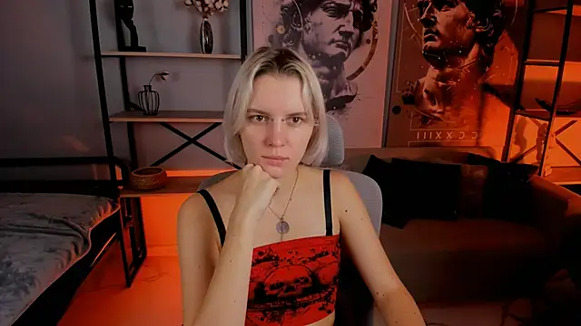 Snapshot of BethanyCloud chatting on 11.13.25 BethanyCloud online show from 11.13.25