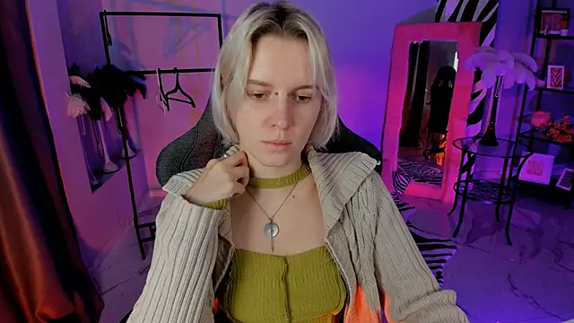 Snapshot of BethanyCloud chatting on 11.14.25 BethanyCloud online show from 11.14.25