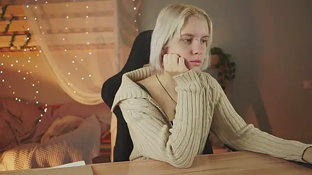 Snapshot of BethanyCloud chatting on 11.26.25 BethanyCloud online show from 11.26.25