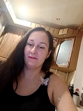 Snapshot of Amandda_ chatting on 10.13.25 Amandda online show from 10.13.25