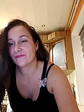 Snapshot of Amandda_ chatting on 10.15.25 Amandda online show from 10.15.25