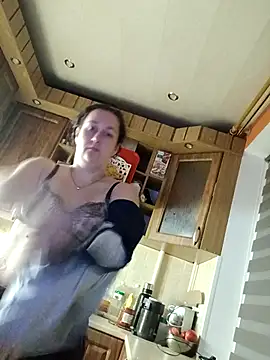 Snapshot of Amandda_ chatting on 11.22.25 Amandda online show from 11.22.25