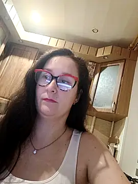 Snapshot of Amandda_ chatting on 11.23.25 Amandda online show from 11.23.25