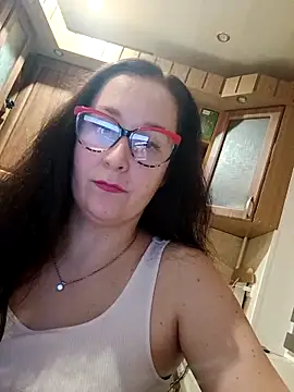 Snapshot of Amandda_ chatting on 11.26.25 Amandda online show from 11.26.25