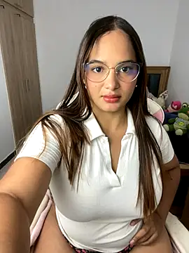 Snapshot of Andrea-Lu chatting on 09.22.25 Andrea-Lu online show from 09.22.25