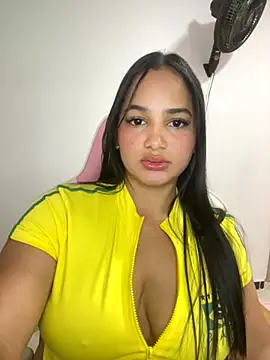 Snapshot of Andrea-Lu chatting on 10.25.25 Andrea-Lu online show from 10.25.25