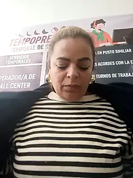 Mia-Glow online show from 11.15.25