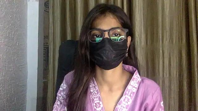 Snapshot of _kamyaa09 chatting on 10.14.25  kamyaa09 online show from 10.14.25