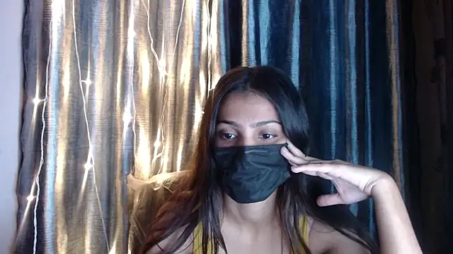 Snapshot of _kamyaa09 chatting on 11.07.25 kamyaa09 online show from 11.07.25