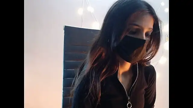 Snapshot of _kamyaa09 chatting on 12.03.25 kamyaa09 online show from 12.03.25