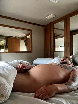 Snapshot of speakonit chatting on 09.21.25 speakonit online show from 09.21.25