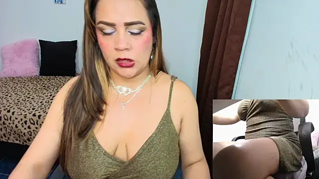 Snapshot of Paulina-Becerraa chatting on 07.18.26 Paulina-Becerraa online show from 07.18.26