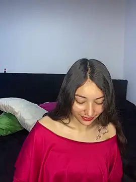 Snapshot of hotwife26 chatting on 12.20.25 hotwife26 online show from 12.20.25