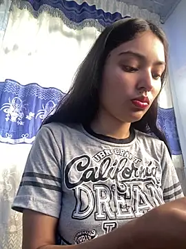 Snapshot of hotwife26 chatting on 03.04.26 hotwife26 online show from 03.04.26