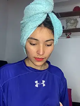 Snapshot of hotwife26 chatting on 03.12.26 hotwife26 online show from 03.12.26