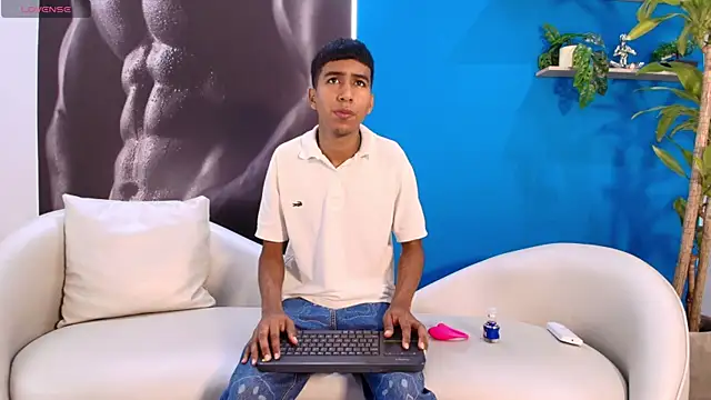 Snapshot of ender_h0t chatting on 09.09.25 ender h0t online show from 09.09.25