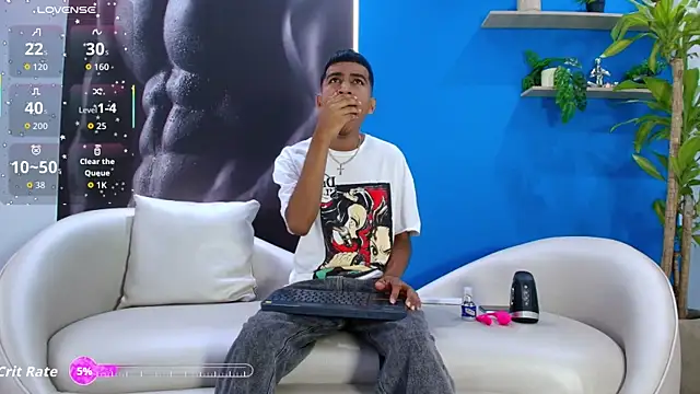 Snapshot of ender_h0t chatting on 09.13.25 ender h0t online show from 09.13.25