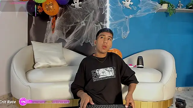 Snapshot of ender_h0t chatting on 10.16.25 ender h0t online show from 10.16.25