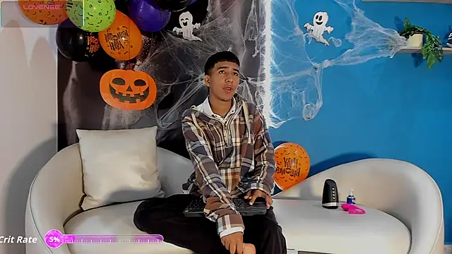 Snapshot of ender_h0t chatting on 10.17.25 ender h0t online show from 10.17.25