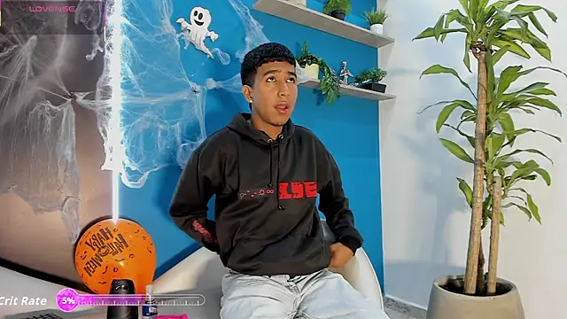 Snapshot of ender_h0t chatting on 10.23.25 ender h0t online show from 10.23.25