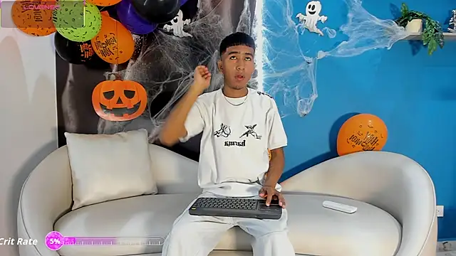 Snapshot of ender_h0t chatting on 10.24.25 ender h0t online show from 10.24.25