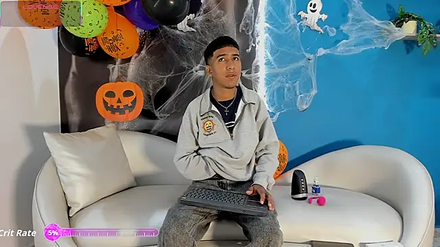 Snapshot of ender_h0t chatting on 10.25.25 ender h0t online show from 10.25.25