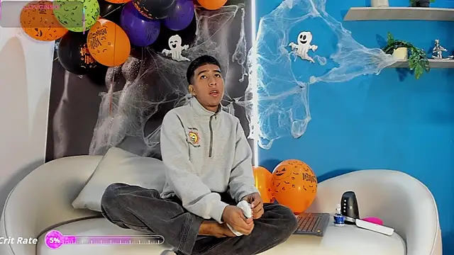 Snapshot of ender_h0t chatting on 10.28.25 ender h0t online show from 10.28.25