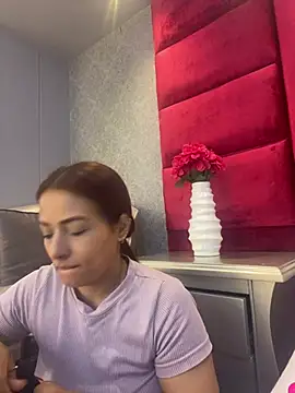 Snapshot of VictoriaFerro chatting on 07.25.26 VictoriaFerro online show from 07.25.26