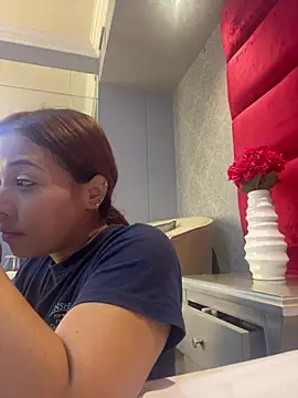 Snapshot of VictoriaFerro chatting on 07.31.26 VictoriaFerro online show from 07.31.26