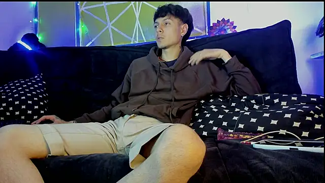 Snapshot of Dioniso_guy8 chatting on 02.25.26 Dioniso guy8 online show from 02.25.26