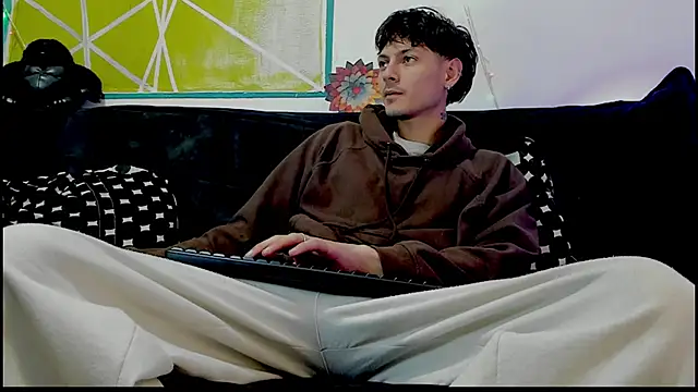 Snapshot of Dioniso_guy8 chatting on 03.10.26 Dioniso guy8 online show from 03.10.26