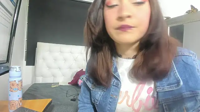 Snapshot of evelynesex chatting on 09.29.25 evelynesex online show from 09.29.25