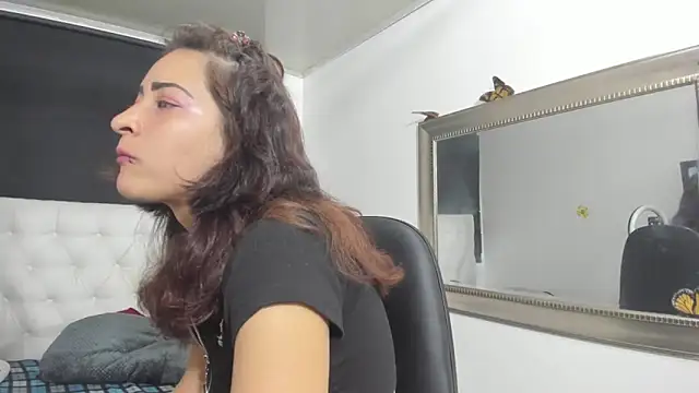 Snapshot of evelynesex chatting on 10.08.25 evelynesex online show from 10.08.25