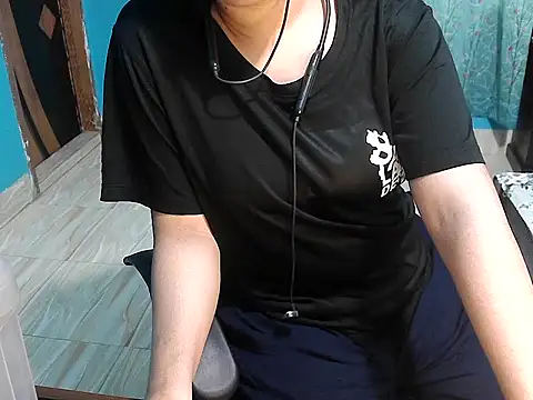 Snapshot of meghbalikargolponoy09 chatting on 03.31.26 meghbalikargolponoy09 online show from 03.31.26