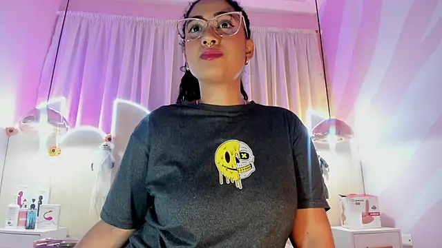 Lushi Love online show from 10.19.25